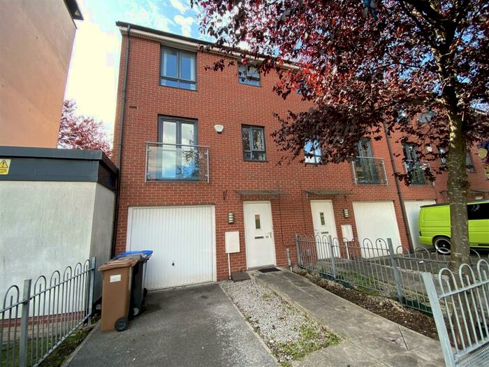 3 Bedroom Terraced House To Rent In Alban Street, Lower Broughton, M7