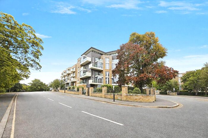 3 Bedroom Flat For Sale In Middleton Way, Middleton Way, London, SE13