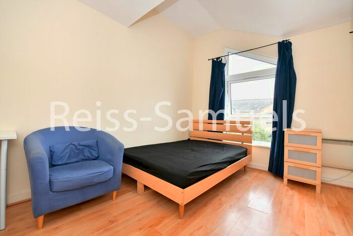 5 Bedroom Town House To Rent In Cyclops Mews, Isle Of Dogs, Canary Wharf, London E14