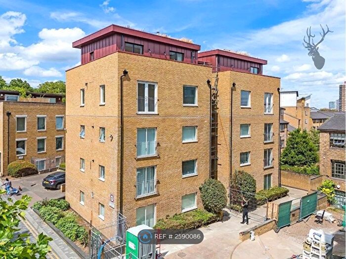 3 Bedroom Flat To Rent In Armoury House, London, E3