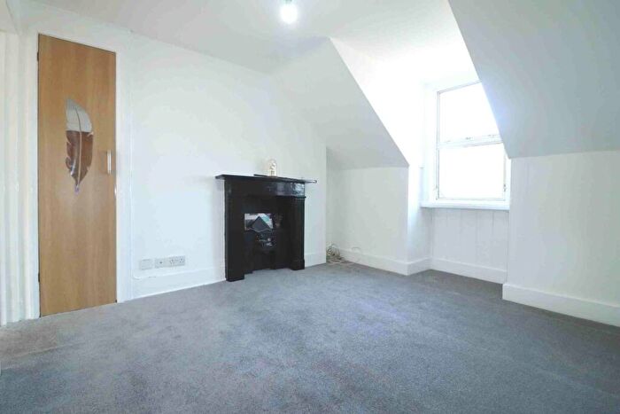 2 Bedroom Flat To Rent In South Norwood High St, Croydon, SE25