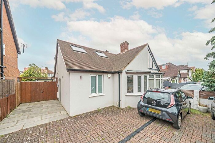3 Bedroom Semi-Detached House To Rent In Hanworth Road, Hounslow, TW4