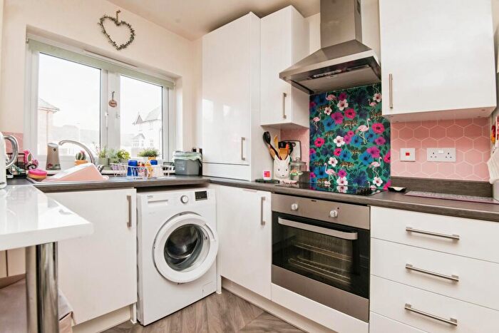 1 Bedroom Flat For Sale In Bussel Close, Exeter, Devon, EX1