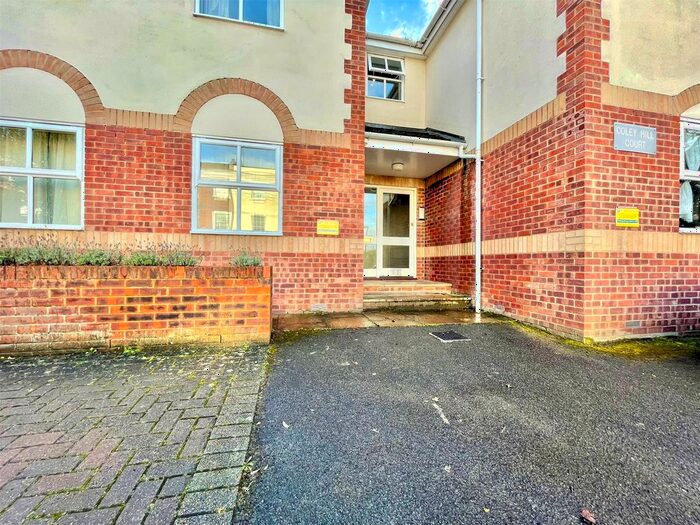 2 Bedroom Flat To Rent In Coley Hill Court, Reading, Berkshire, RG1