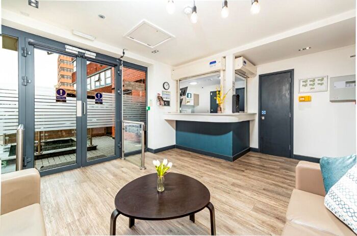 Studio To Rent In Dumfries Street, Luton, Bedfordshire, LU1