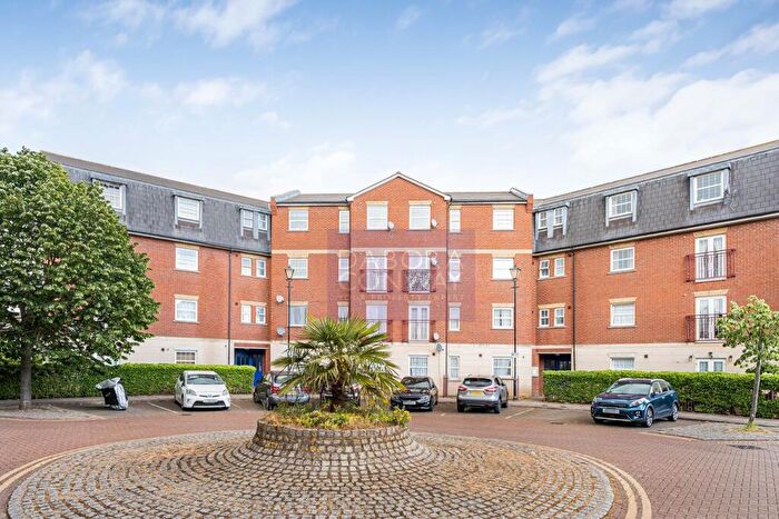 2 Bedroom Flat To Rent In Queensberry Place, Manor Park, E12