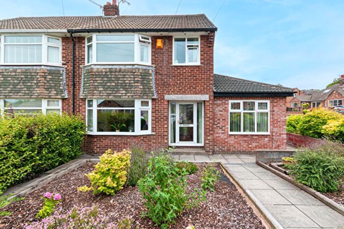4 Bedroom Semi Detached House For Sale In Roundhill Mount, Bingley, West Yorkshire, BD16