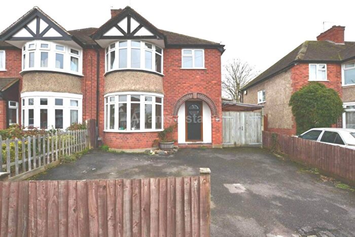 Studio To Rent In Byron Road, Reading, RG6