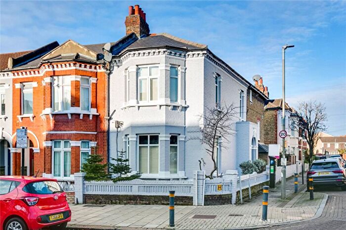 1 Bedroom Apartment To Rent In Cavendish Road, London, SW12