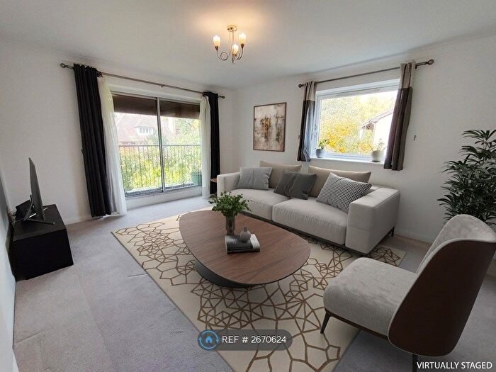 2 Bedroom Flat To Rent In The Charltons, Bournemouth, BH2