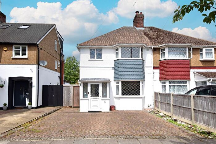 3 Bedroom Semi Detached House For Sale In Hillingdon Road, Watford, WD25