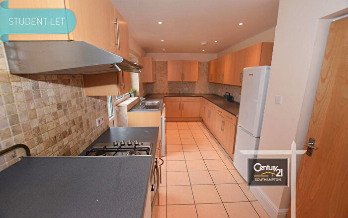 6 Bedroom End Of Terrace House To Rent In |Ref: |, The Avenue, Southampton, SO17