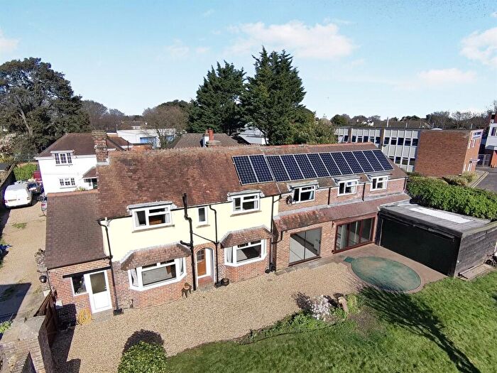 4 Bedroom Detached House For Sale In Ellachie Mews, Gosport, PO12
