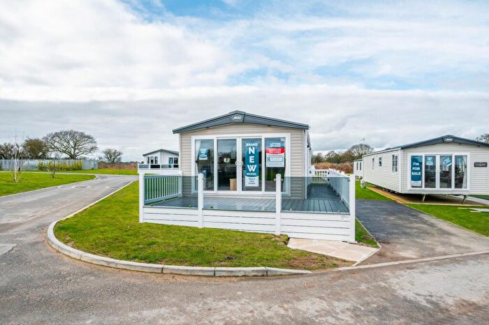 2 Bedroom Park Home For Sale In Coast Road, Corton, NR32