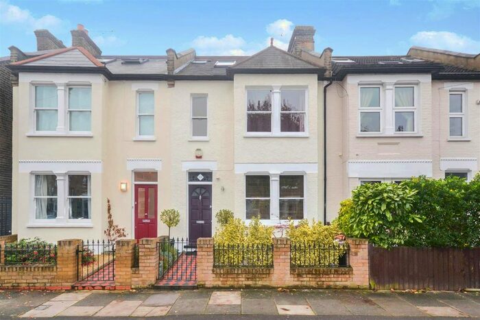 3 Bedroom Property To Rent In Clarence Road, London, SW19