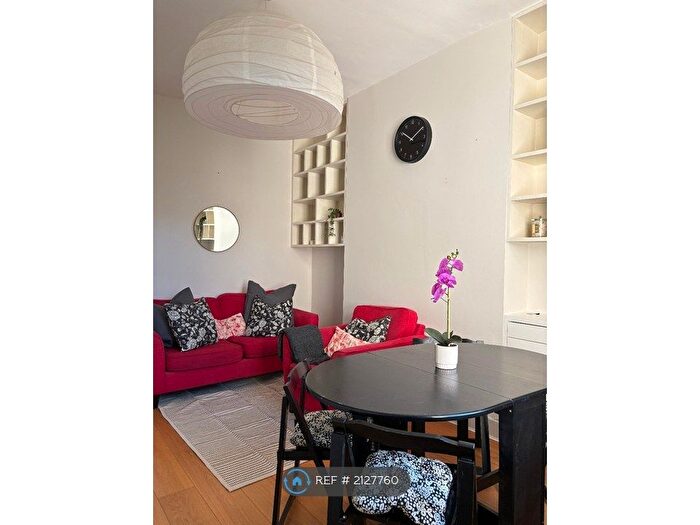 2 Bedroom Flat To Rent In Netherwood Road, London, W14