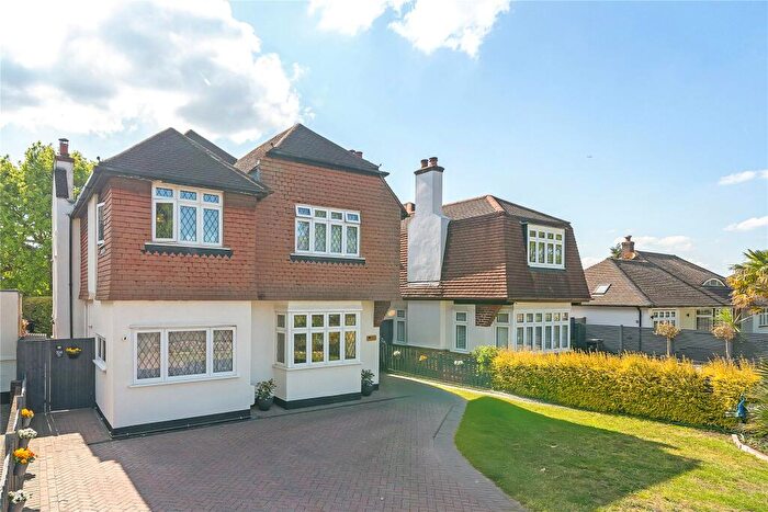 5 Bedroom Detached House For Sale In Hayes Lane, Beckenham, BR3