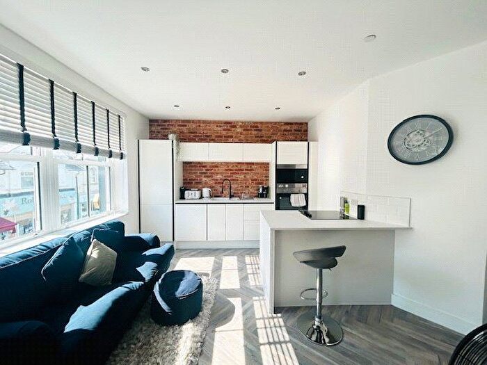 1 Bedroom Flat To Rent In John Street, Porthcawl, CF36