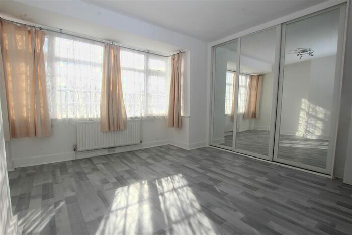 4 Bedroom Property To Rent In Carterhatch Lane, Enfield, EN1