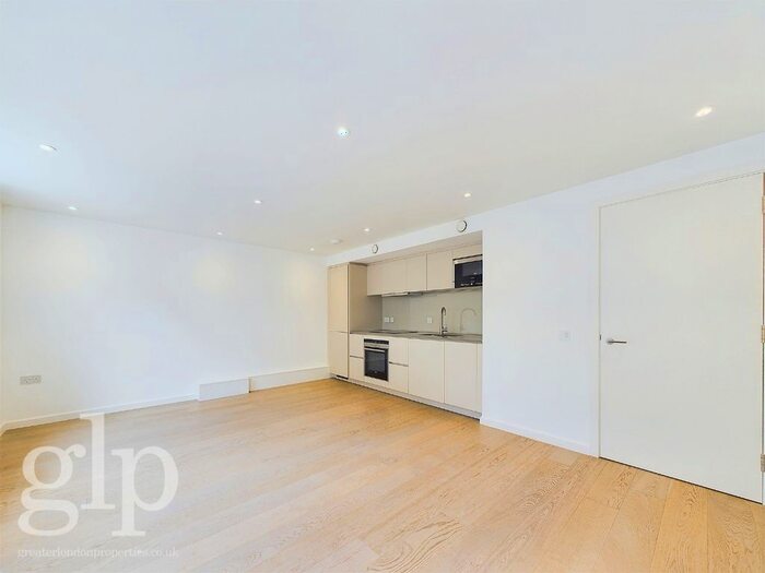 1 Bedroom Flat To Rent In Fouberts Place, London, W1F