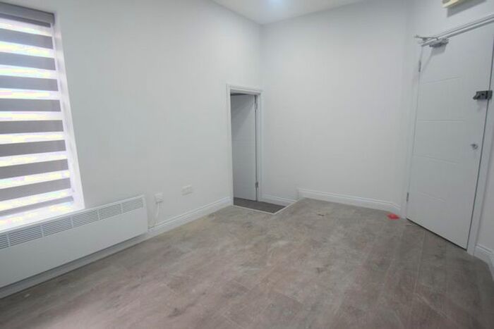 Studio To Rent In High Street, London, W3