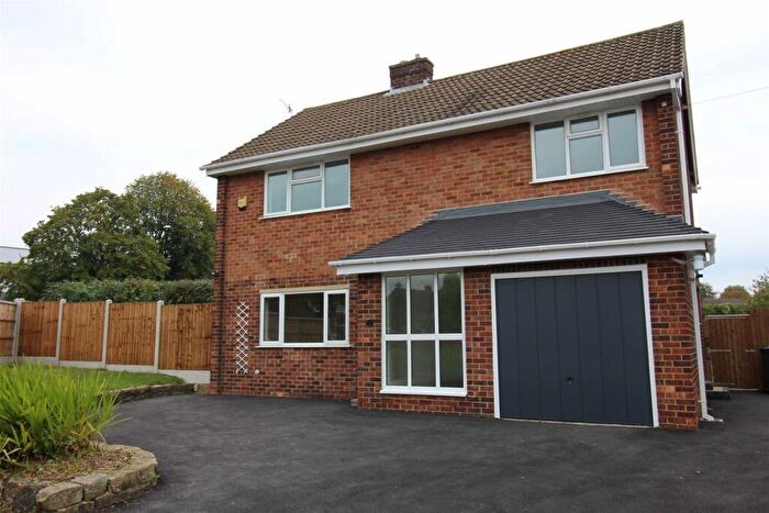 4 Bedroom Detached House To Rent In Woodstock Close, Allestree, Derby, DE22