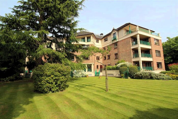 3 Bedroom Flat To Rent In High Road, Bushey Heath, Bushey, WD23