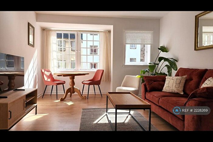 2 Bedroom Flat To Rent In Canongate, Edinburgh, EH8