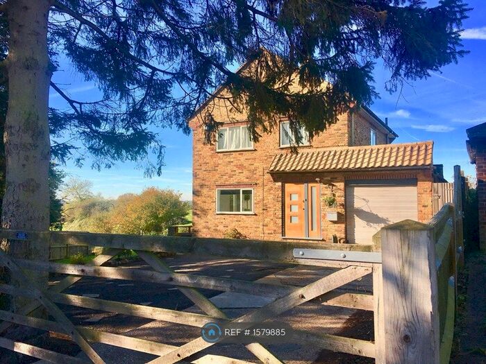 3 Bedroom Detached House To Rent In Merle Avenue, Harefield, Middx, UB9