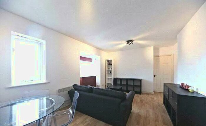 2 Bedroom Flat To Rent In Cumberland Place, Canary Wharf, SE6