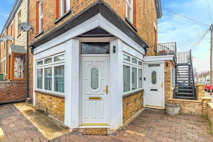 1 Bedroom Flat To Rent In Sotheron Road, Watford, Hertfordshire, WD17