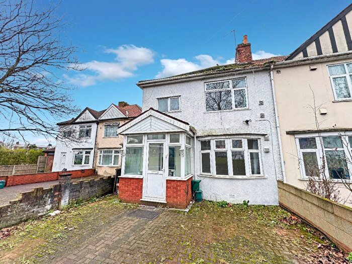 4 Bedroom Semi-Detached House To Rent In Spring Grove Road, Hounslow, TW3