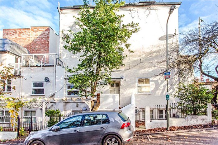 2 Bedroom Flat For Sale In Church Walk, London, NW2