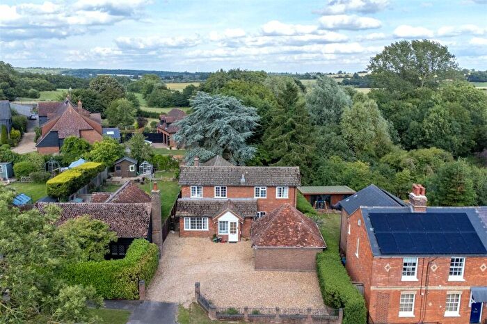 4 Bedroom Detached House For Sale In High Road, Soulbury, Buckinghamshire, LU7