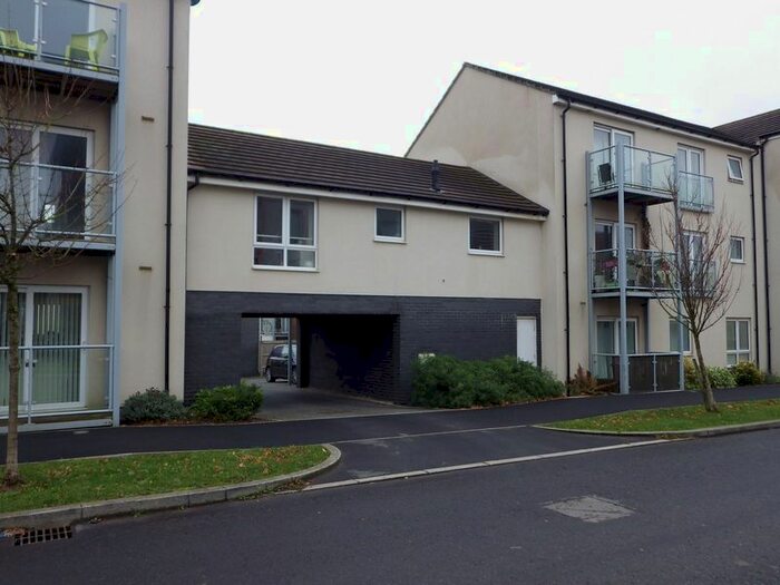 2 Bedroom Flat To Rent In Eighteen Acre Drive, Patchway, Bristol BS34