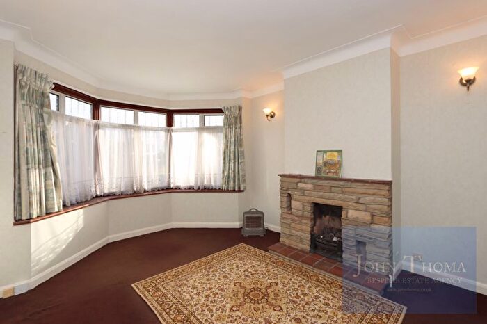 3 Bedroom Semi-Detached House For Sale In Whitehall Close, Chigwell, IG7