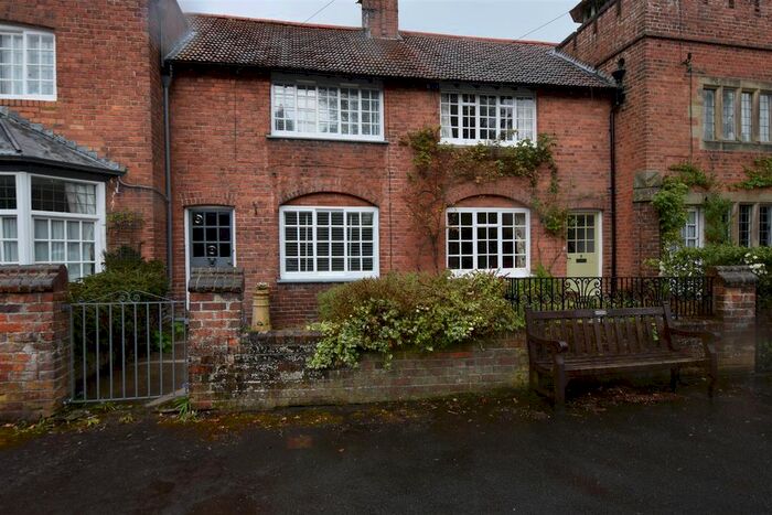 2 Bedroom Cottage To Rent In Goldenfields, High Street, Scalby, Scarborough, YO13