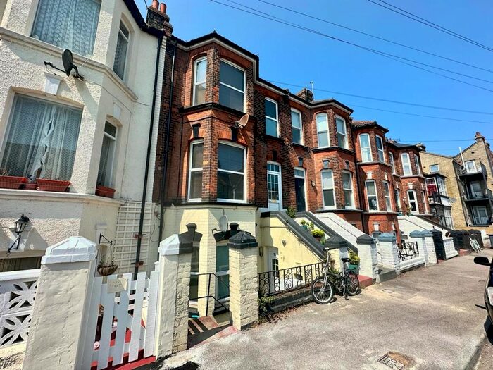2 Bedroom Flat To Rent In Crescent Road, Margate, CT9