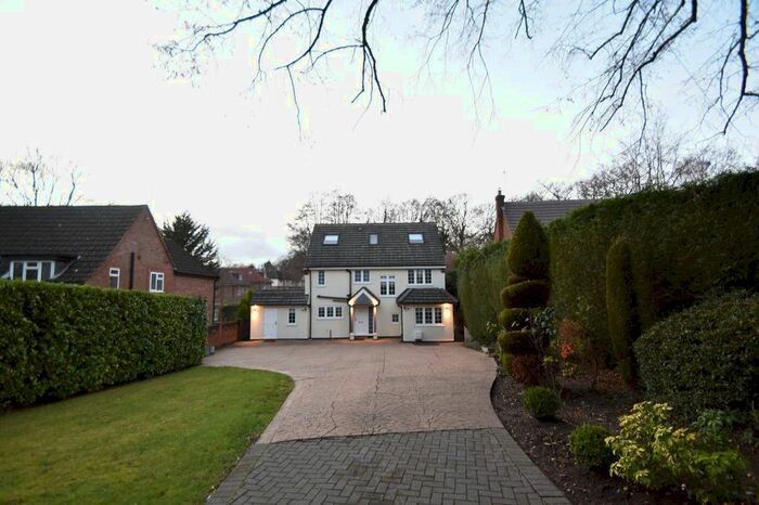 5 Bedroom Detached House To Rent In Uplands Close, Gerrards Cross, SL9