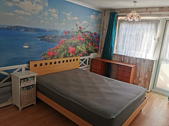 3 Bedroom Maisonette To Rent In Warwick Crescent, Southsea, Hampshire, PO5