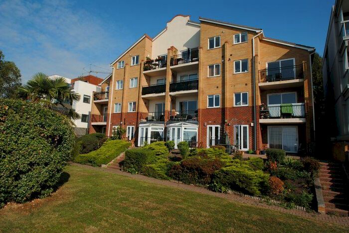3 Bedroom Flat To Rent In Seafront Penthouse Apartment, Leigh On Sea, Essex, SS9