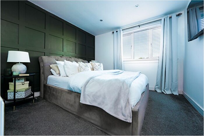 3 Bedroom Flat For Sale In Killearn Road, Greenock, PA15