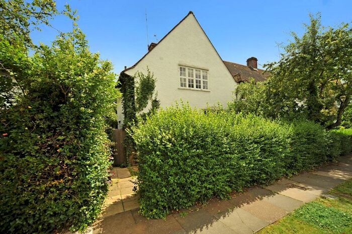 3 Bedroom Semi-Detached House To Rent In Asmuns Hill, Hampstead Garden Suburb, London, NW11
