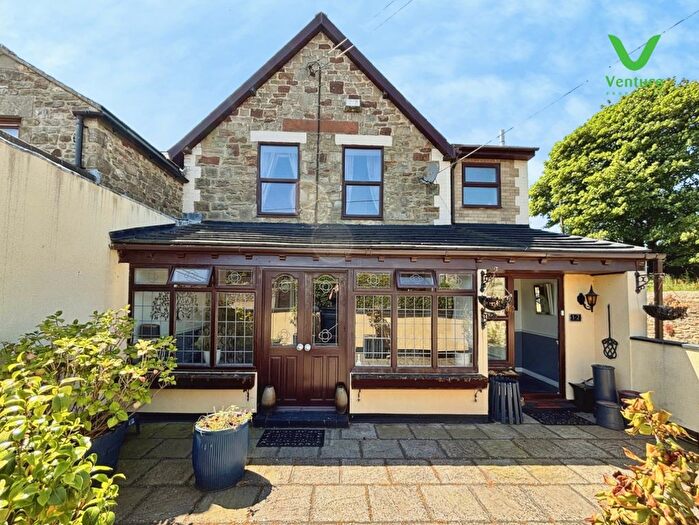 3 Bedroom End Of Terrace House For Sale In South Terrace, Crook, DL15