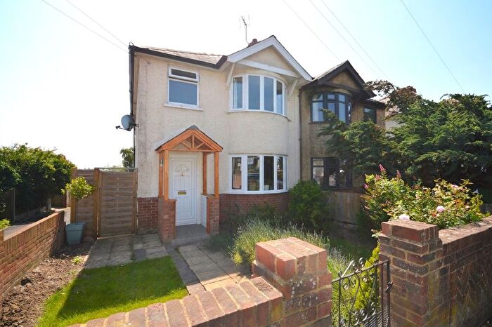 3 Bedroom Semi-Detached House For Sale In Joyes Road, Folkestone, CT19