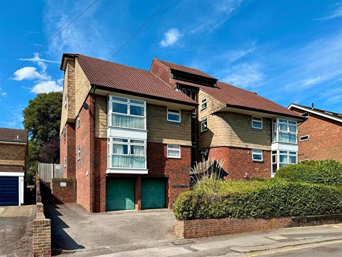 1 Bedroom Retirement Property For Sale In Oxford Road, Redhill, RH1