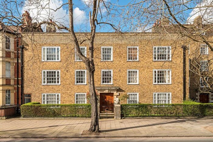 3 Bedroom Flat To Rent In Kennington Lane, Kennington, SE11