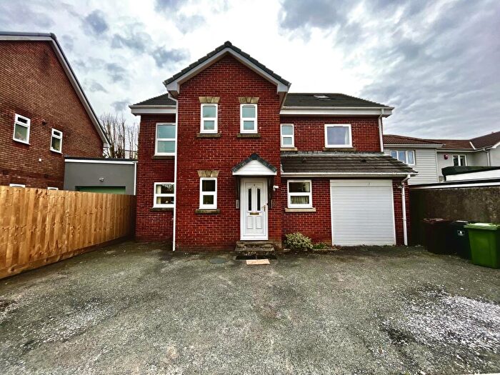 4 Bedroom House To Rent In Eggbuckland Road, Plymouth, PL3