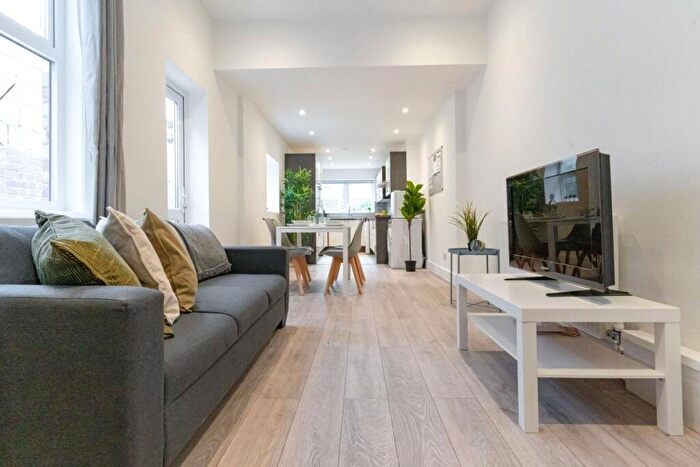 7 Bedroom House To Rent In Pains Road, Southsea, Hampshire, PO5