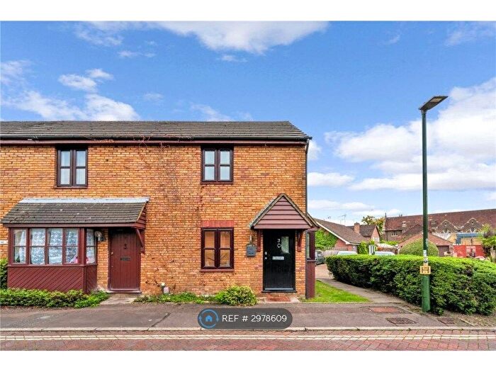 1 Bedroom End Of Terrace House To Rent In Tulip Close, Hampton, TW12